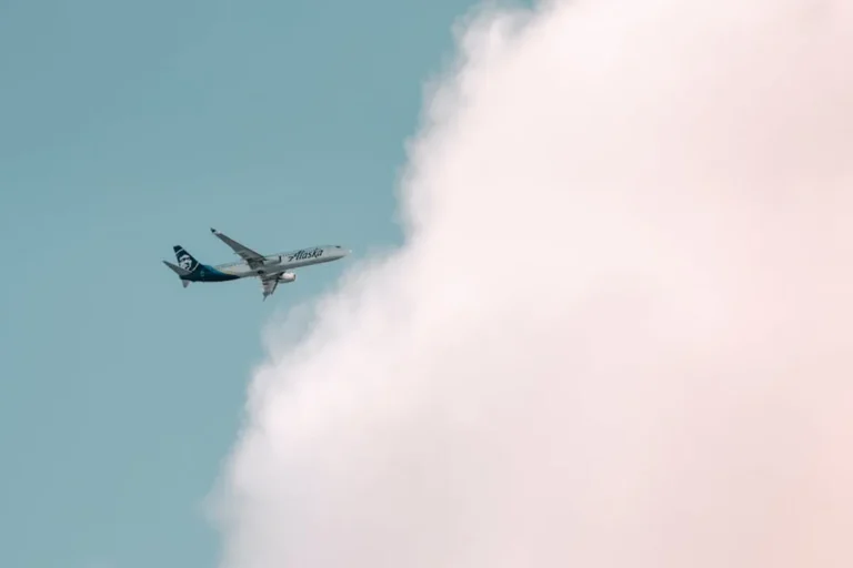 Alaska Airlines: Complete Travel Guide, Tips, Places, and Details